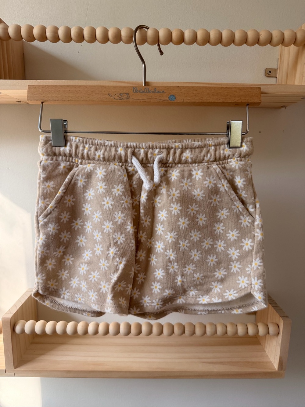 Old Navy Beige Daisy Print Athletic Lounge Shorts